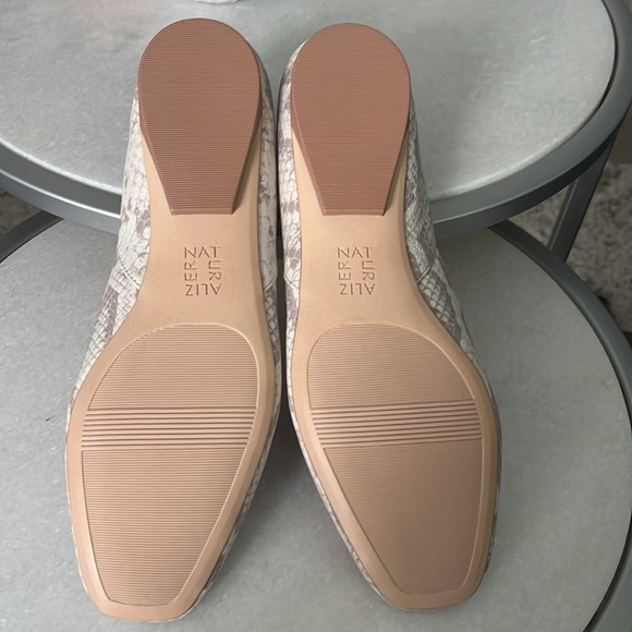 Naturalizer Cody Flat White Snake Pattern Leather - Picture 8 of 14